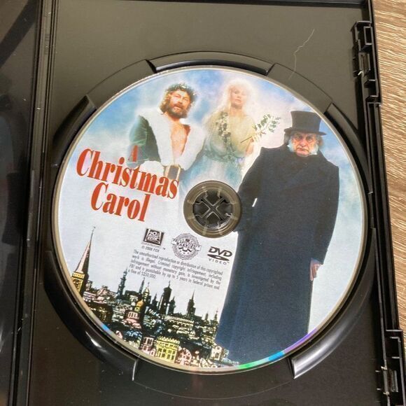 Christmas Classics 4 Disc DVD Collection Set Home Alone Holiday Movie Bundle - Picture 12 of 14